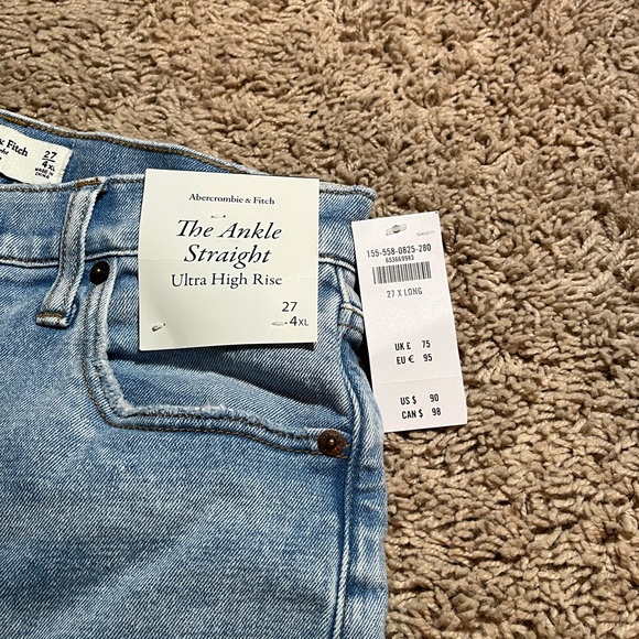 Abercrombie and Fitch The Ankle Straight Ultra High Rise Jeans - Picture 3 of 4